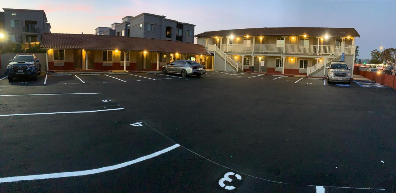 Escondido Inn Exterior photo